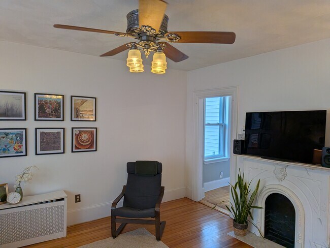 Photo - 82 Gladstone St Unit 2