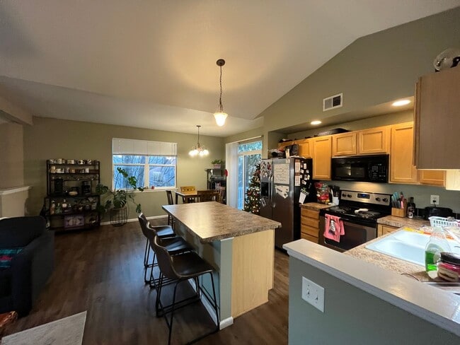 Photo - Fantastic Condo Near Centerra
