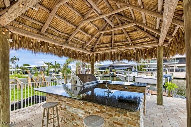 Photo - 2372 Baybreeze St