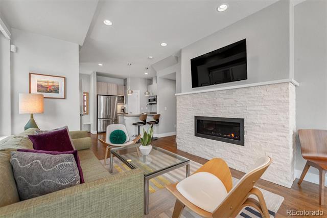 Photo - 556 Madison St