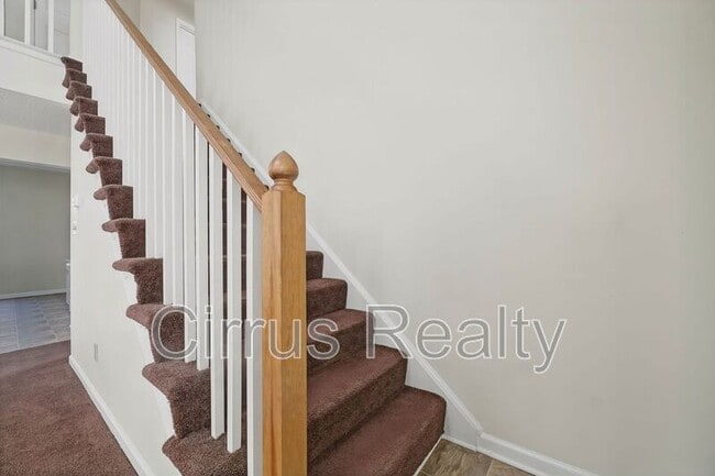 Photo - 381 Westview Dr