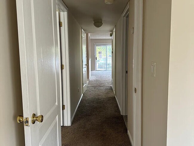 Hallway - 1225 Norwalk Rd Condo Unit 29