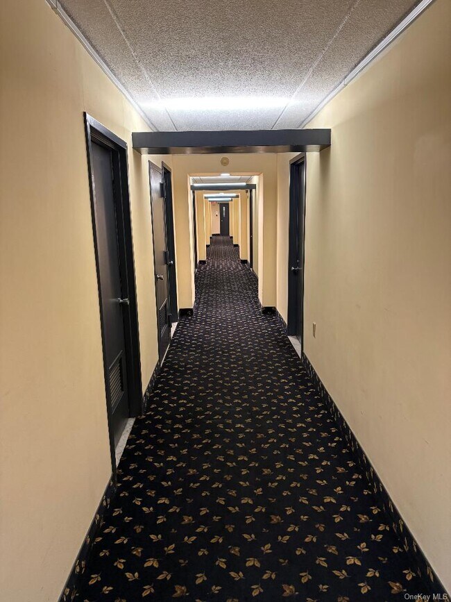 Photo - 750 W Broadway