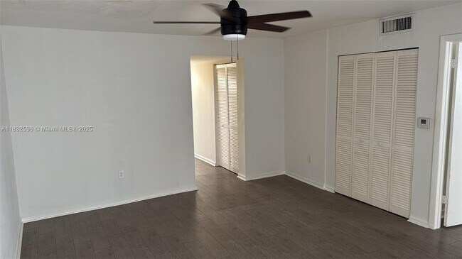 Photo - 1615 Meridian Ave Unit 202