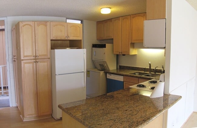 Kitchen - 95-2051 Waikalani Pl Unit E304