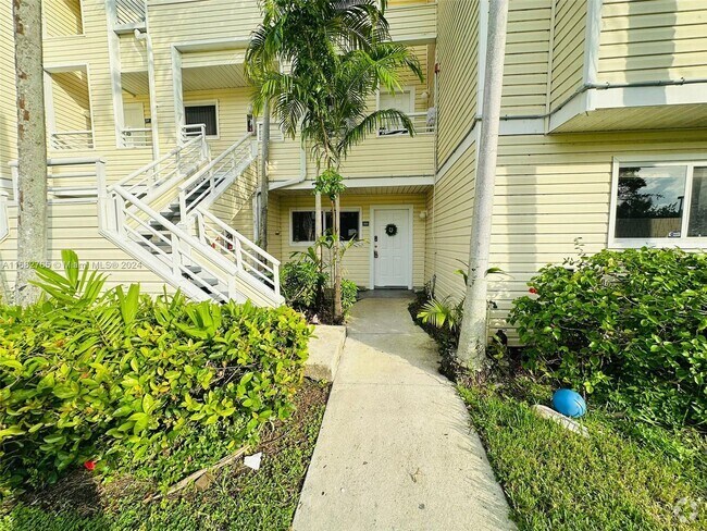 Building Photo - 3441 NW 44th St Unit 108 Rental