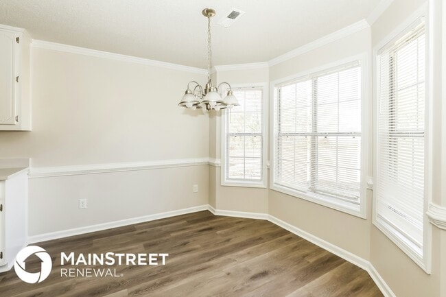 Photo - 1915 Portwest Way