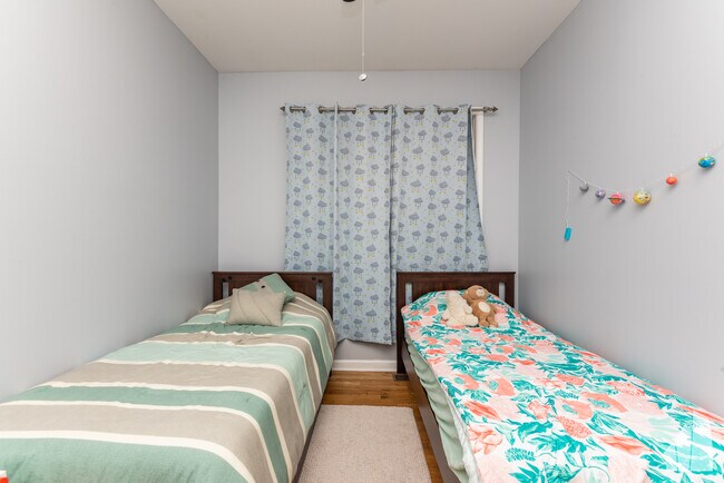 Photo - 2043 W Erie St Unidad 2E