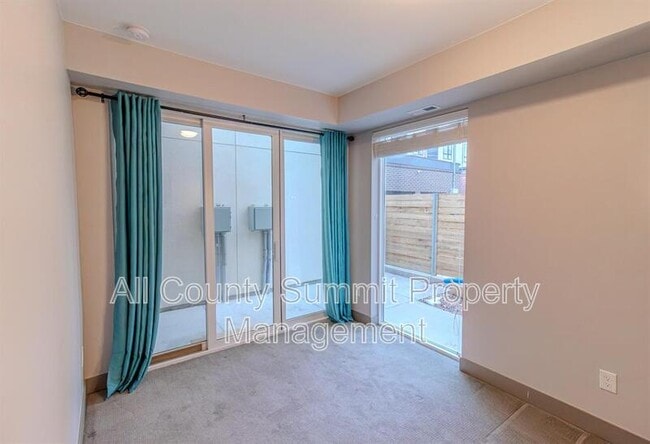 Photo - 1571 King St
