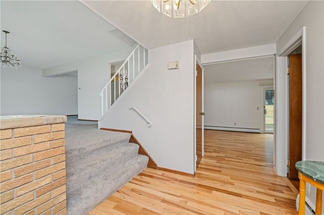 Photo - 75 Old Meadow Dr