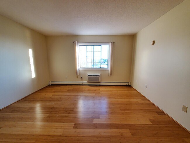 Photo - 474 Broadway Unit 37