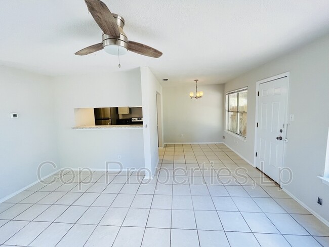 Photo - 6319 Waddesdon Wood