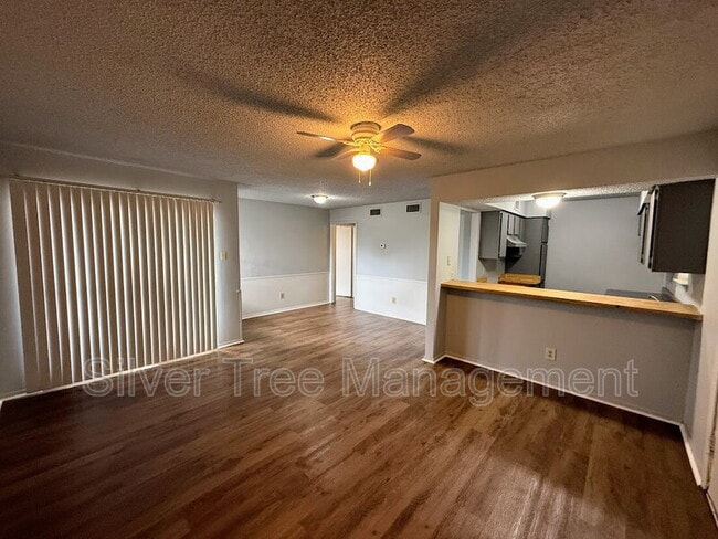 Photo - 4820 Wellesley Ave Unit A