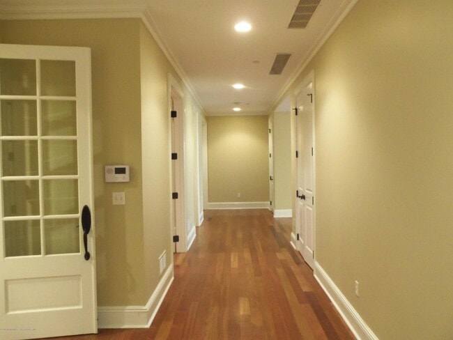 Photo - 1031 Oval Rd