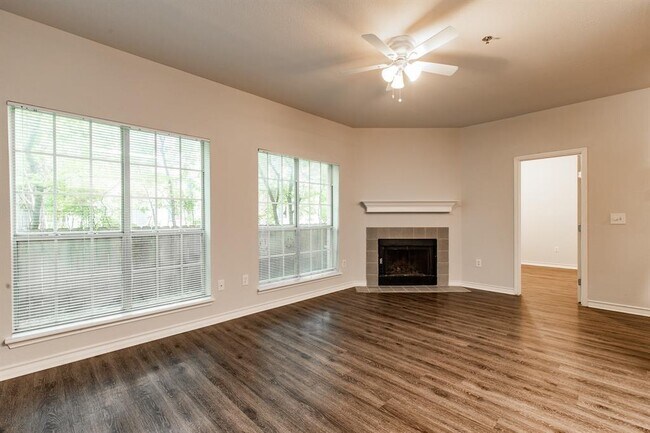Photo - 2204 San Gabriel St Unit 104
