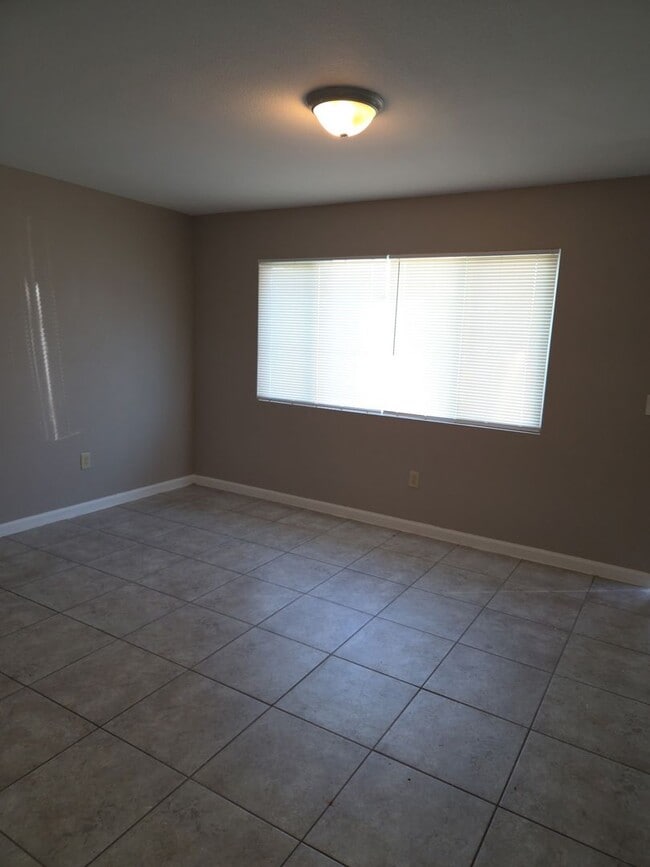 Photo - Hammond-4plex Unit Hammond-2753