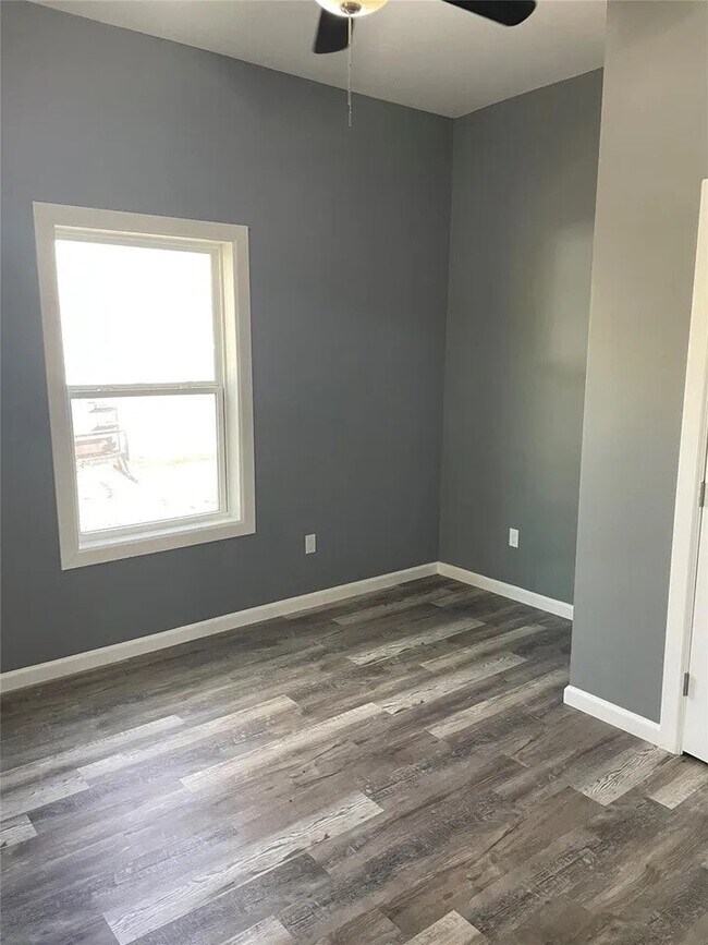 Photo - 426 W Day St