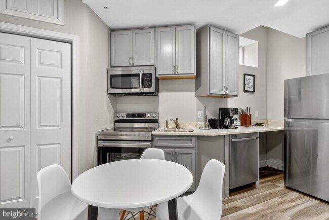 Photo - 133 7th St SE Unit 3