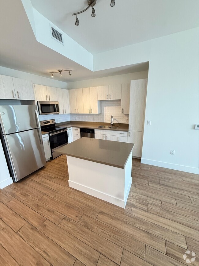 Building Photo - 2160 NE 168th St Unit B10 Rental
