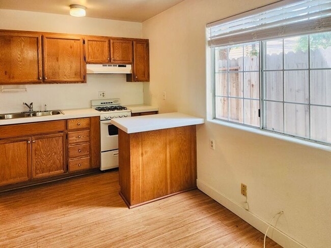 Photo - 362 Ralcam Pl