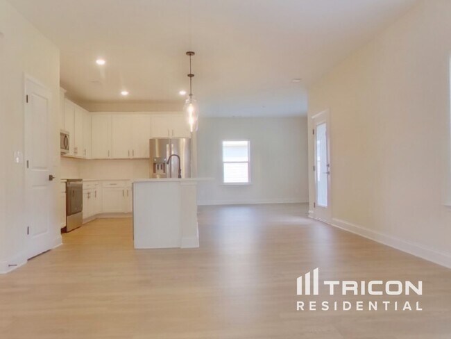 Photo - 446 Cantrell Dr