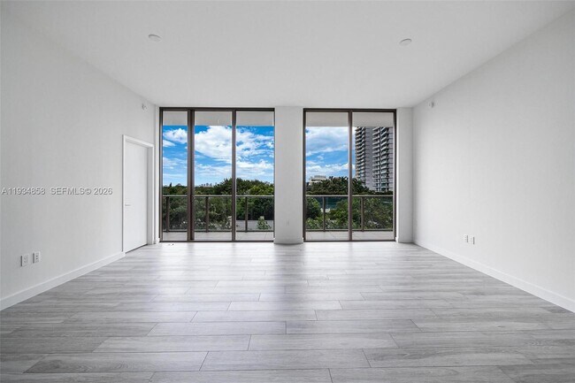 Photo - 2678 Tigertail Ave Unit 404