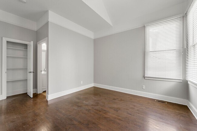 Photo - 94 Lucy St SE Unit B