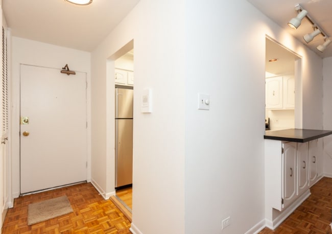 Photo - 4334 N Clarendon Ave Unit # 0209
