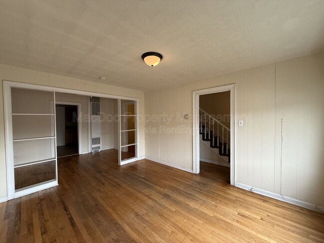 Photo - 107 Lafayette Blvd