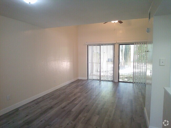 Building Photo - Spacious two-bedroom, 2-bath with a bonus ... Rental