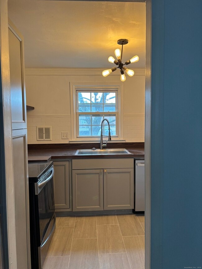 Photo - 49 Grandview Dr Unit A