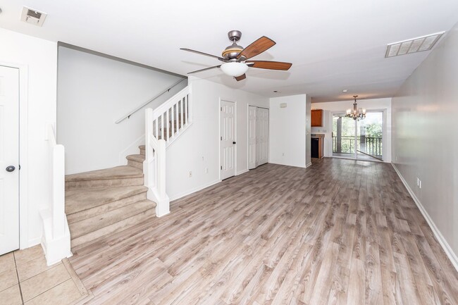 Photo - 2 Bedroom, 1.5 Bathroom Townhome - Charleston