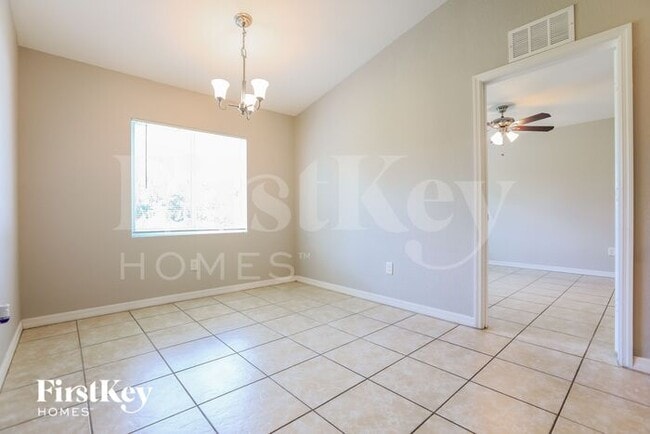 Photo - 4570 Lummus St