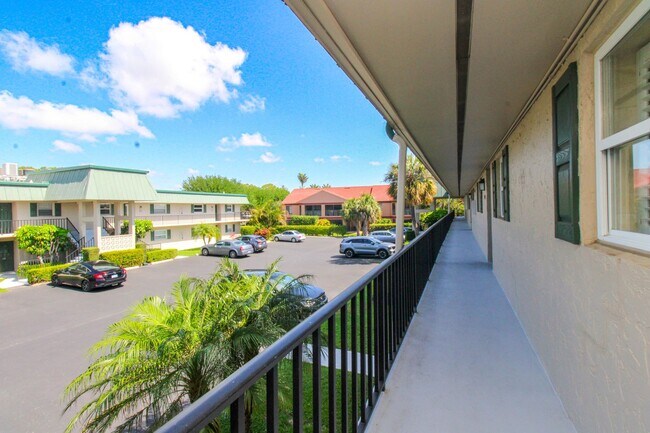 Photo - ** 55 AND PLUS QUIET COMMUNITY BY LELY ANN... Unit F9