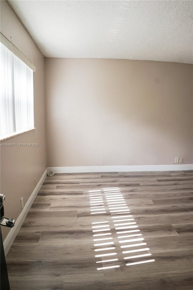 Photo - 4280 Woodside Dr Unit 12