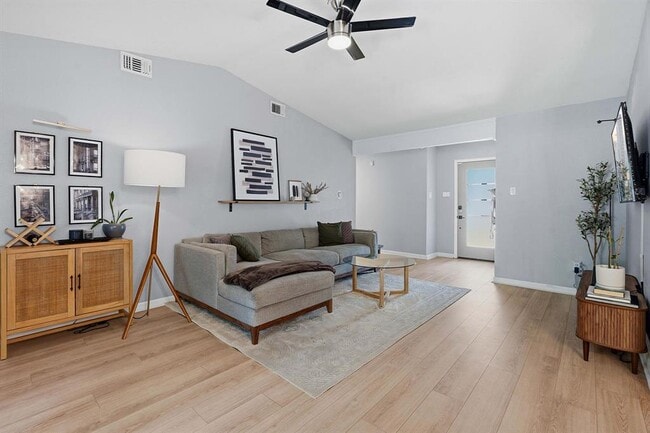 Photo - 5804 Brook Valley Dr