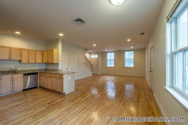 110 Second St Unit PH02