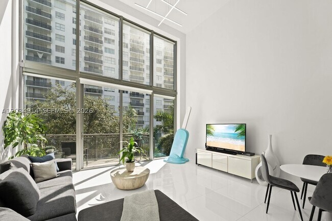 6000 Collins Ave Unit 517