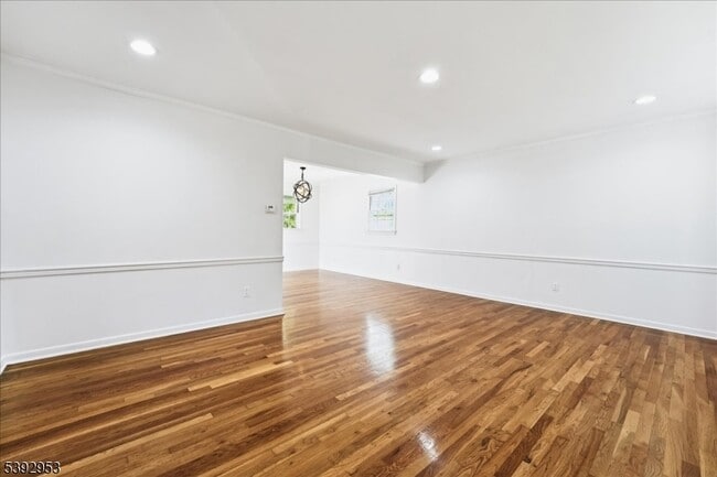 Photo - 35 Brooktree Rd