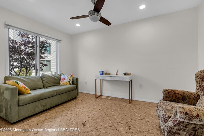 Photo - 700 Ocean Ave N