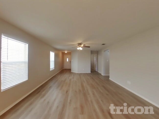 Photo - 8615 Silver Willow