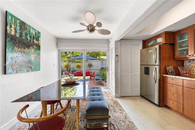 2660 Bird Ave Unit 7