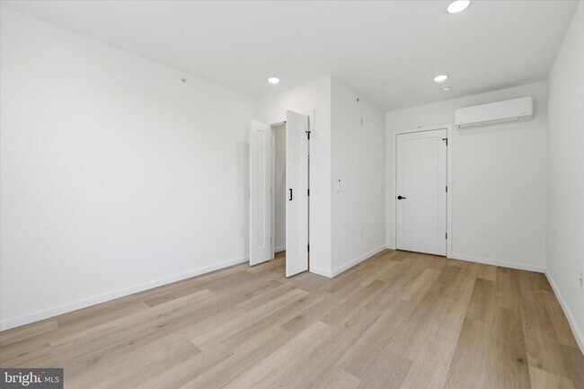 Photo - 627 N 16th St Unidad 302