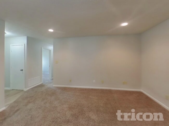 Photo - 5220 Tamarisk Ct