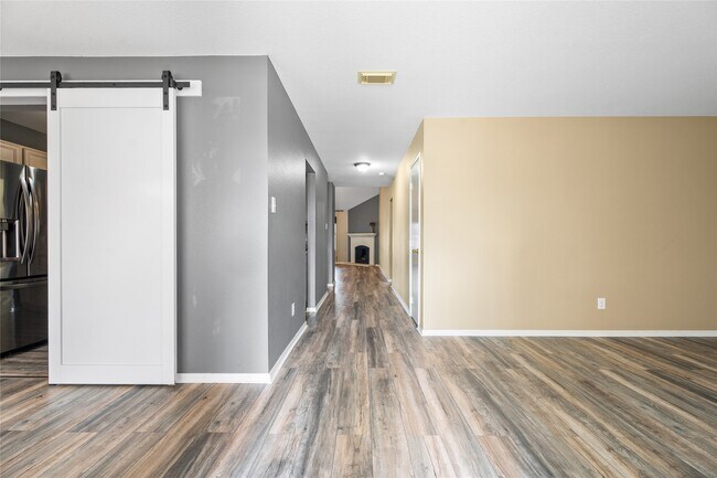 Photo - 9331 Carmalee St