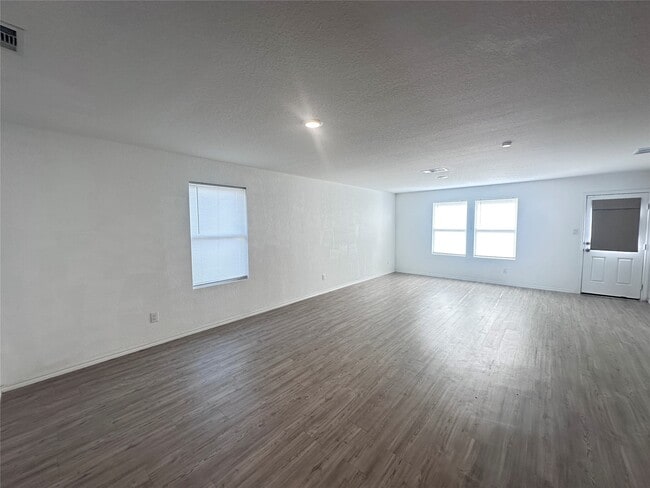 Photo - 2722 Winterfell St