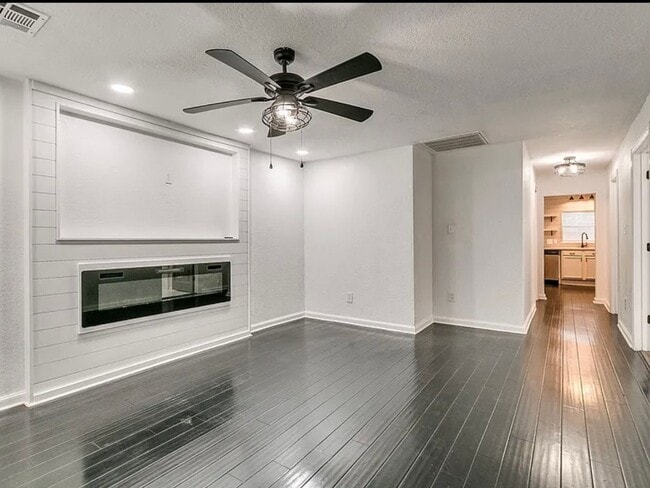 Photo - Fully Remolded 2bed/2bath with a Versatile...