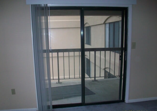 Photo - 1600 Park Cir
