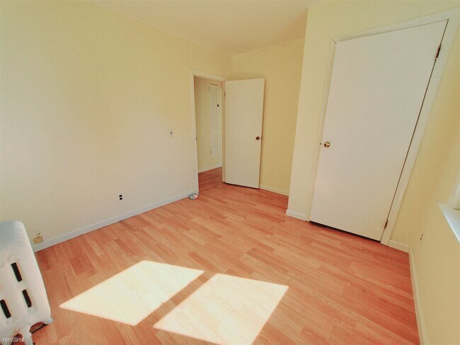 Photo - 2 br, 1 bath Condo - 166 Henry St