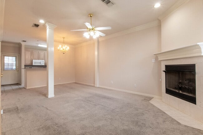 Building Photo - Withers Place Townhome!!